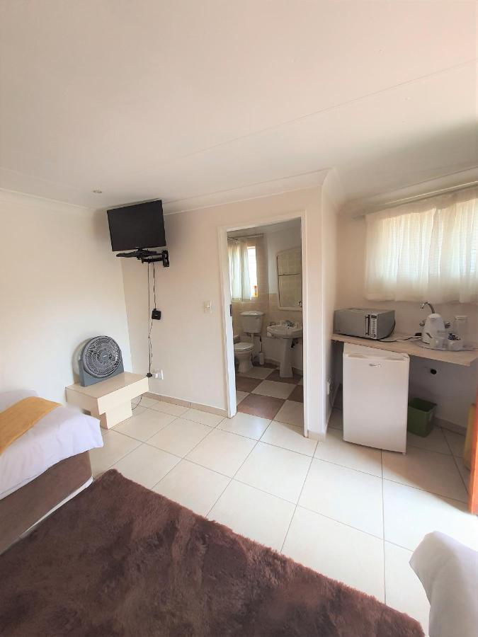 The Lionfish Guesthouse Pretoria-Noord Exterior foto