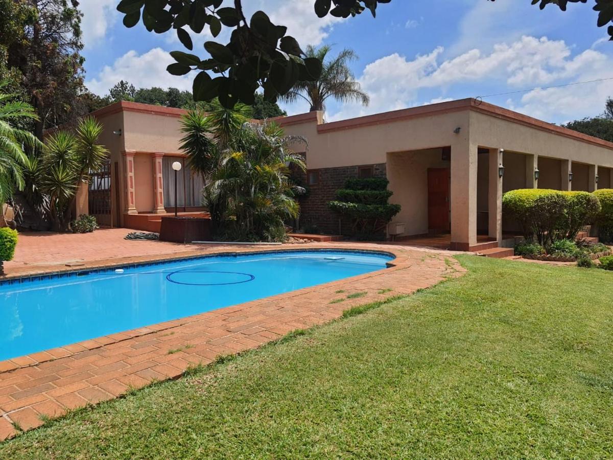 The Lionfish Guesthouse Pretoria-Noord Exterior foto
