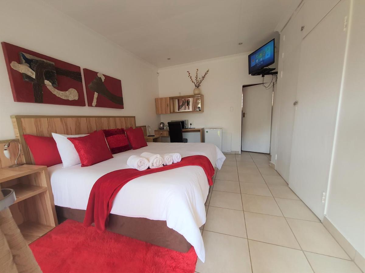 The Lionfish Guesthouse Pretoria-Noord Exterior foto